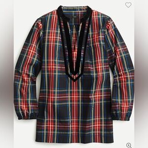 Velvet-trimmed V-neck tunic in black Stewart tartan
